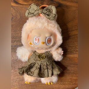 POPMART LABUBU BIE CONFIRMED HAPPINESS COMES WITH BOX BAG CARD AND OUTFIT